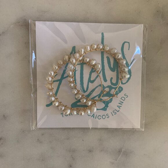 Gold Hoops with Saltwater Pearls from Turks and Caicos Islands - Picture 1 of 3